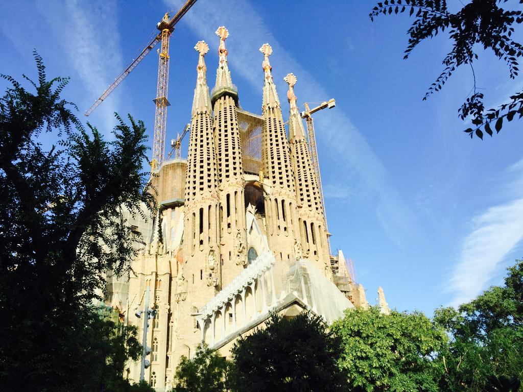Apartments Barcelona Sagrada Buitenkant foto